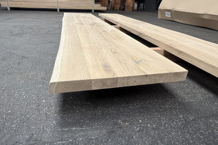 Rustiek eiken plank met boomrand